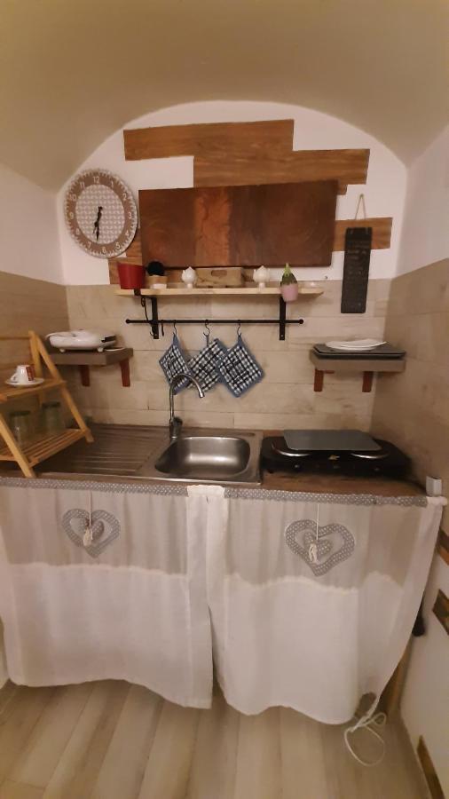 La Nicchia Del Borgo Apartment Taranto Bagian luar foto