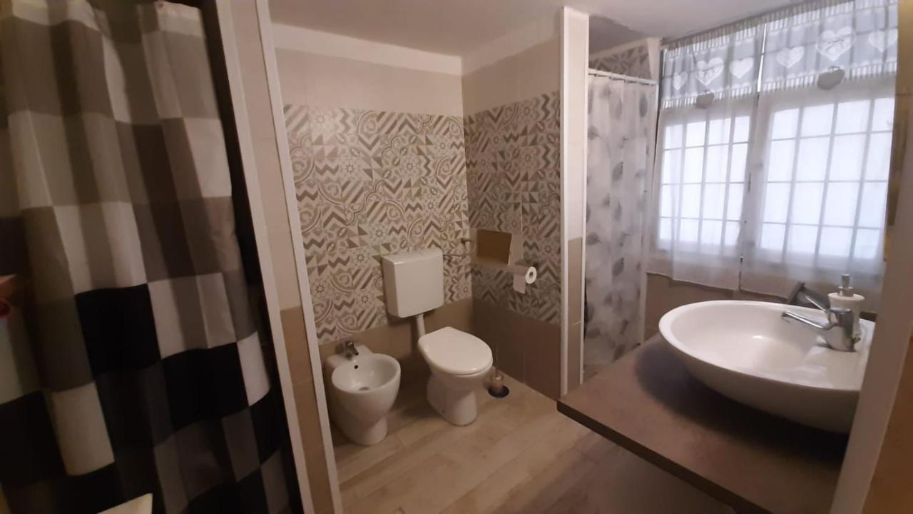 La Nicchia Del Borgo Apartment Taranto Bagian luar foto